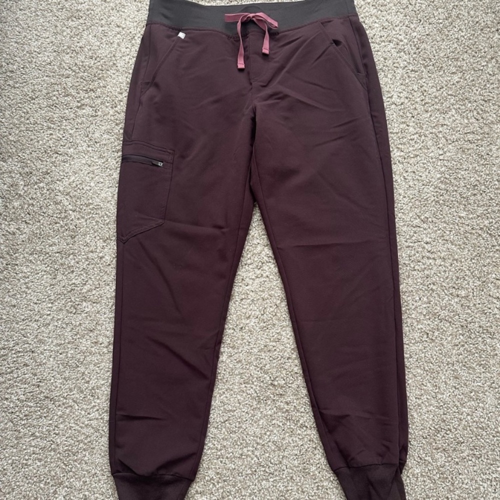 Figs Women's Jogger Scrub Pants in Espresso with Pink Drawstring